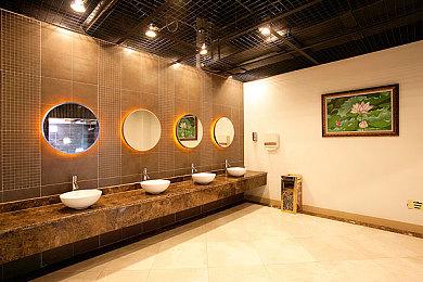 《剑星》伊芙新服装美图 性感女主坐姿非常有范